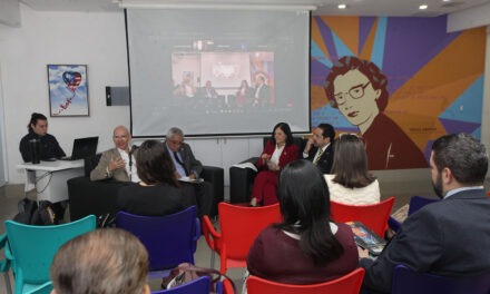 Nuevas tecnologías exigen repensar derecho del trabajo, señalaron expertos en la UCAB