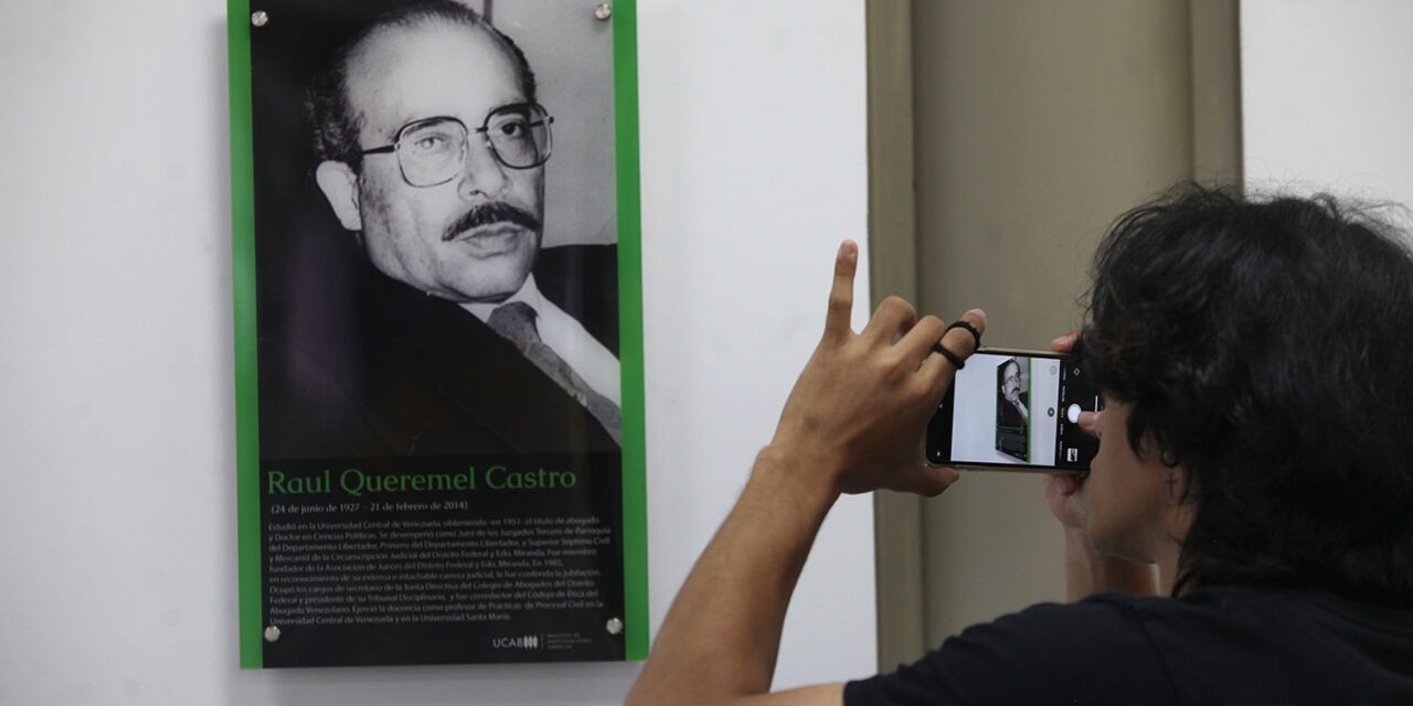La UCAB rescata la memoria del juez Raúl Queremel Castro como referencia ética para los estudiantes de Derecho