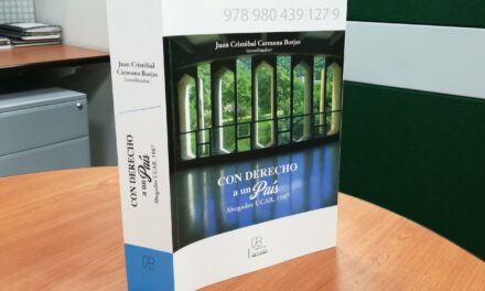 Libro colectivo sobre temas jurídicos presentaron egresados de Derecho UCAB