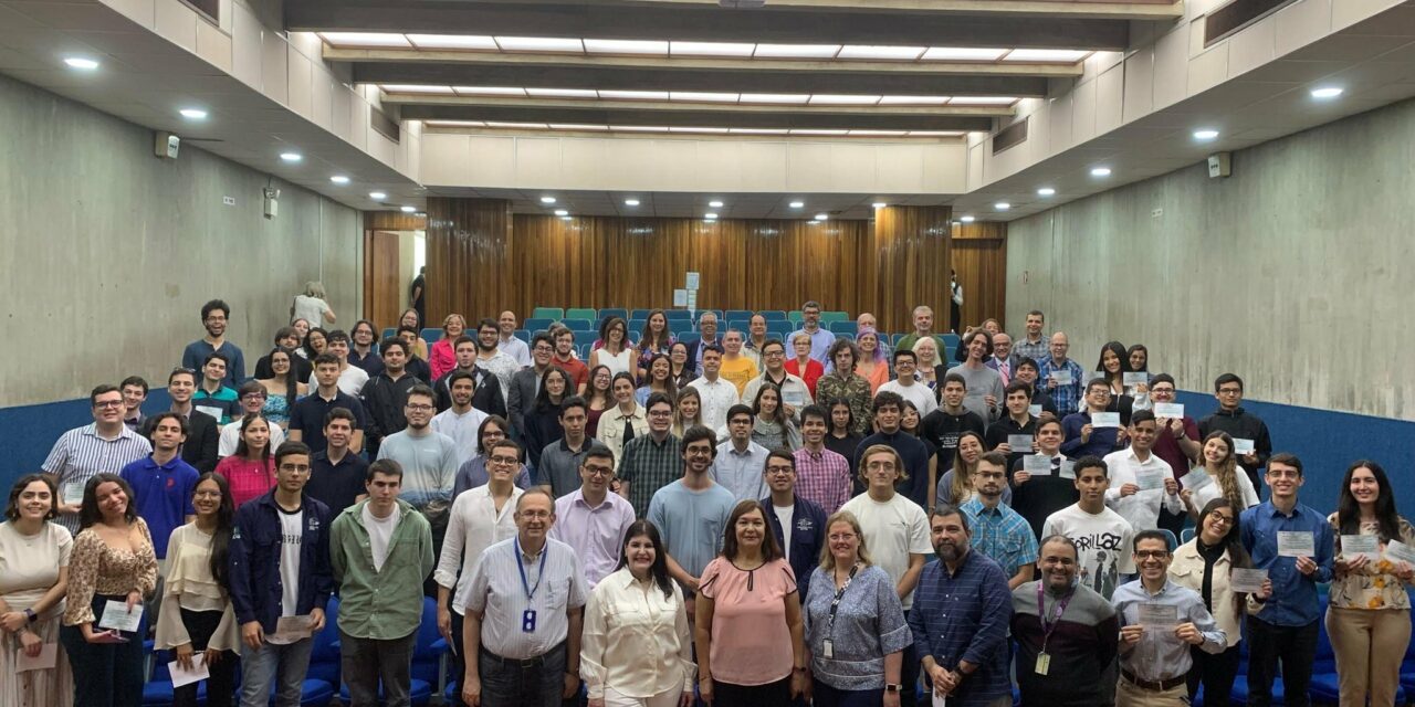 Espíritu de superación y compromiso fueron reconocidos por la Facultad de Ingeniería