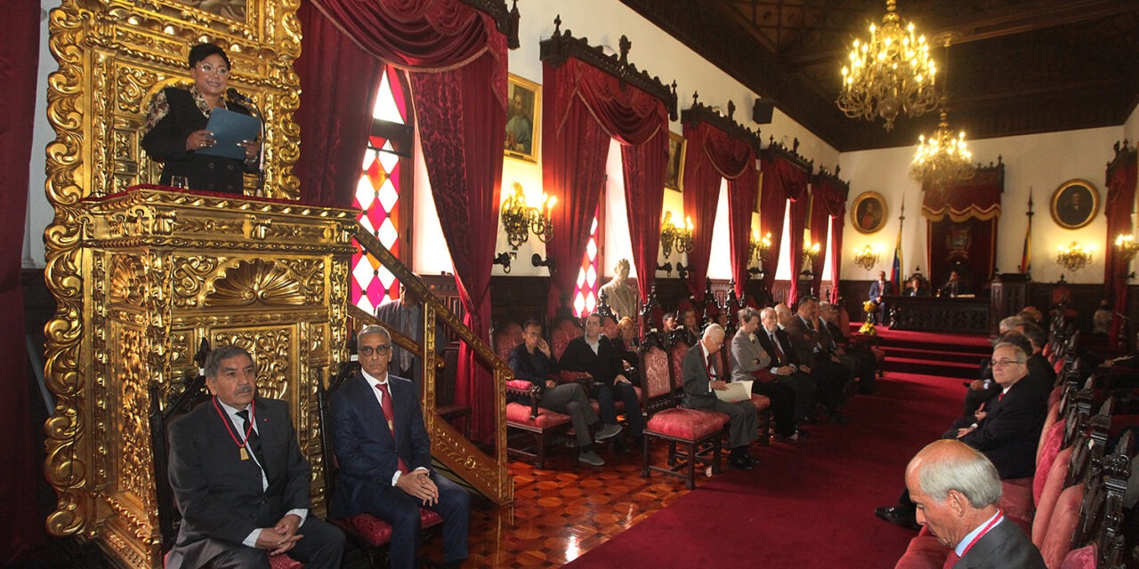 Magaly Vásquez, secretaria de la UCAB, es la primera mujer penalista incorporada a la Academia de Ciencias Políticas y Sociales