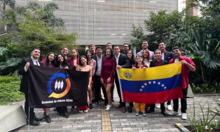 Ucabistas destacaron en Campeonato Mundial Universitario de Debate en Español