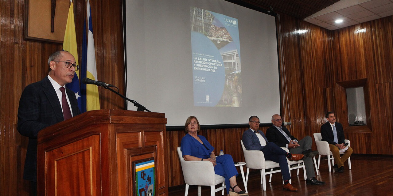 «La UCAB quiere ser parte de la solución en materia de educación y salud»