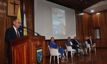 «La UCAB quiere ser parte de la solución en materia de educación y salud»