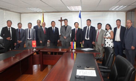 UCAB firma convenio de cooperación con universidad vietnamita