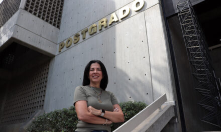 Experta de la UCAB destaca importancia de acompañar a los trabajadores económica y emocionalmente