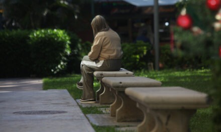 Más allá de las luces y los regalos: cómo sobreponerse a la tristeza navideña