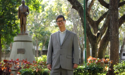 En nuestras manos está el camino del futuro: ¡Feliz Navidad!