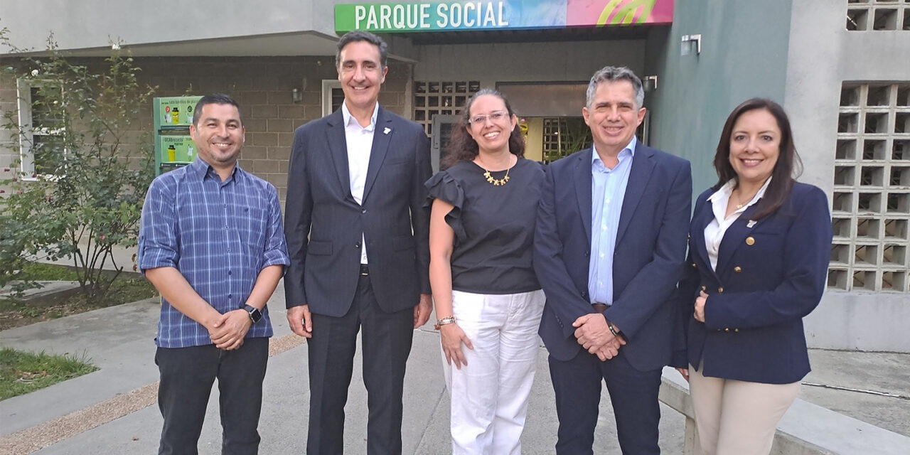 Visita del presidente del BBVA Provincial a la UCAB reforzó vínculos en educación financiera y promoción de los ODS
