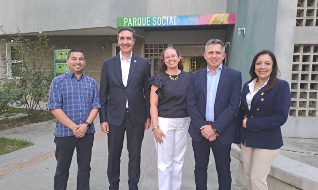 Visita del presidente del BBVA Provincial a la UCAB reforzó vínculos en educación financiera y promoción de los ODS