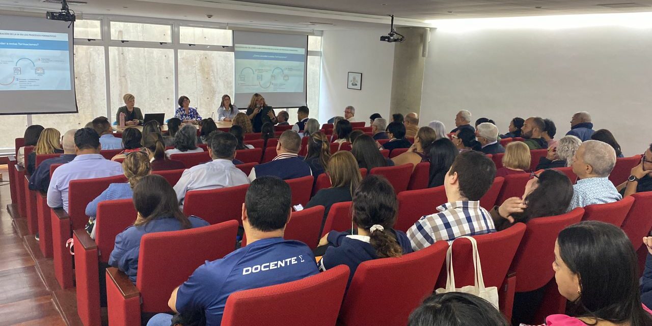 Docentes de colegios aliados de la UCAB reforzaron estrategias para la enseñanza de matemáticas y castellano