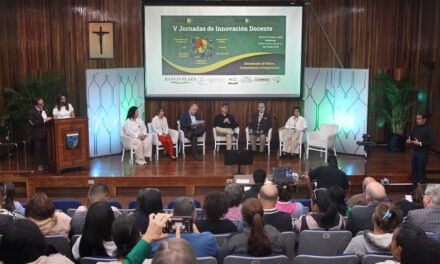«La tecnología está desafiando al docente como figura central de la educación»
