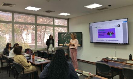 «Crecer libres, seguras y fuertes»: el taller de crianza de niñas y adolescentes que impartió el CDH UCAB