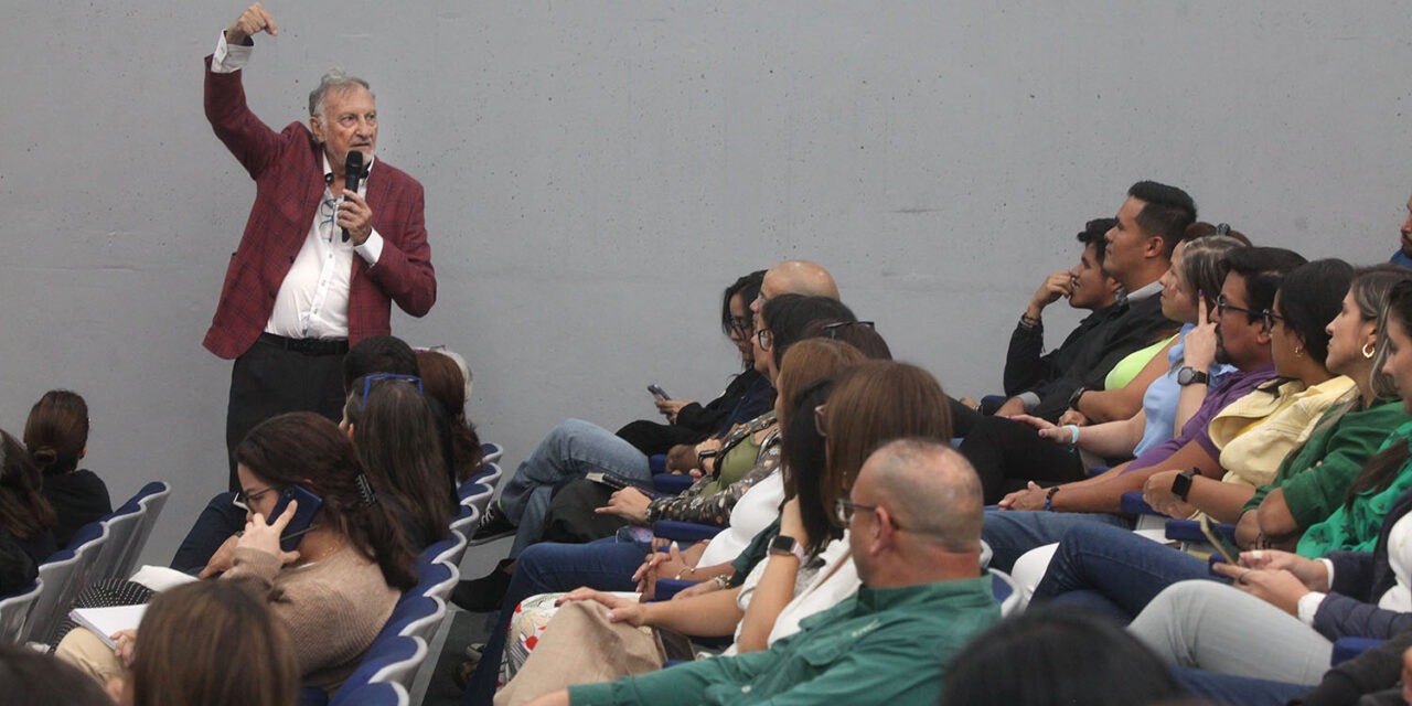 Académico español José María Gasalla: Confianza es clave para dirigir equipos de trabajo exitosos