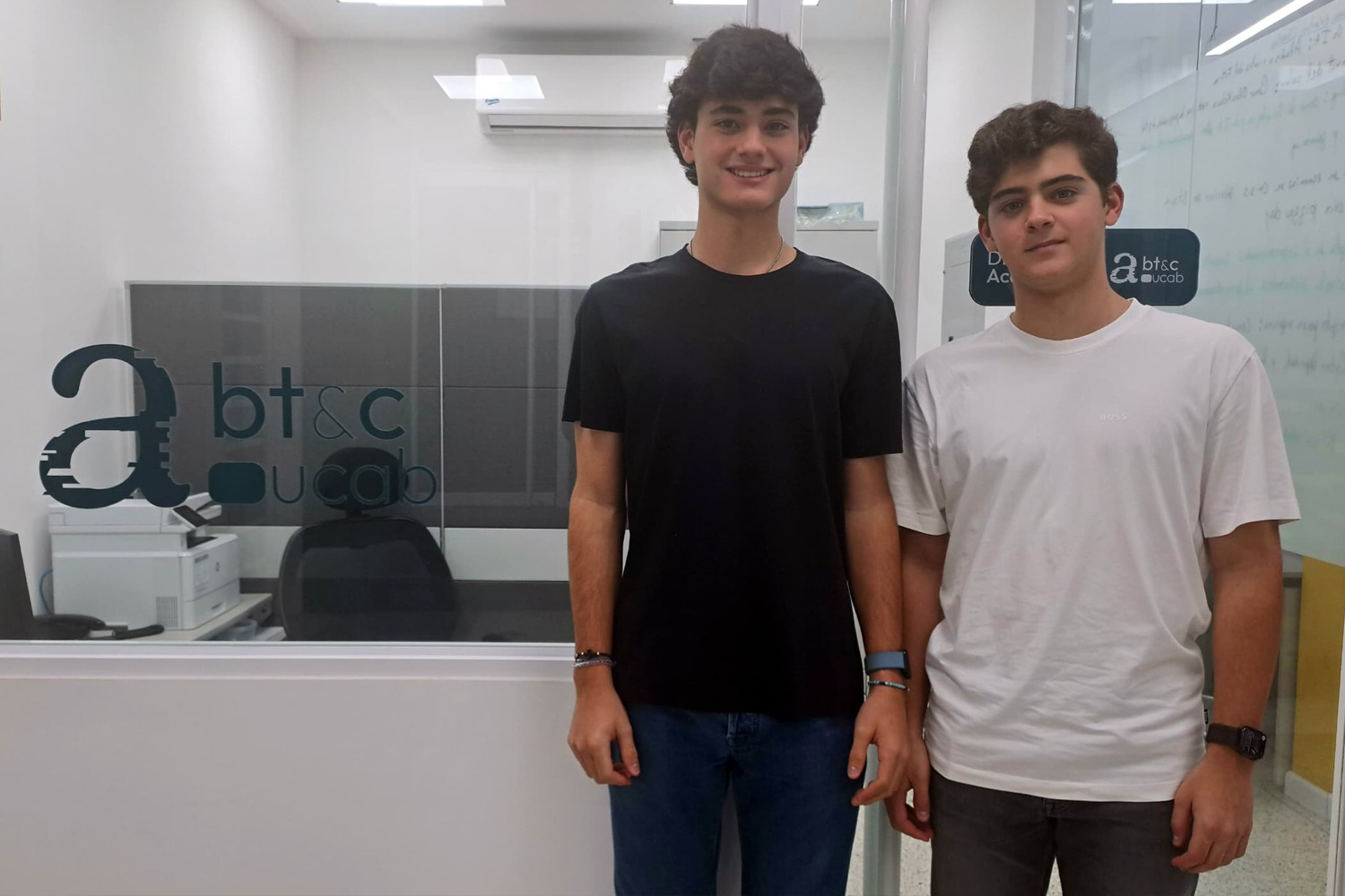 Alejandro Vázquez y Nicolás Vázquez en la Academia BT&C