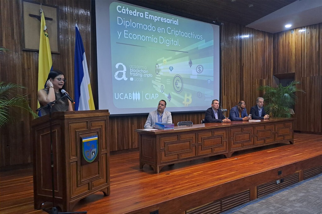 María Alejandra Paublini en el acto de cierre del Diplomado de Critptoactivos y Economía Digital