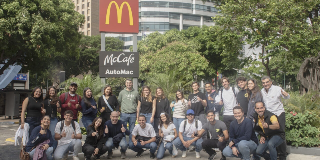 Futuros contadores y administradores UCAB experimentaron la gestión empresarial con McDonald’s, Kelly’s y KPMG