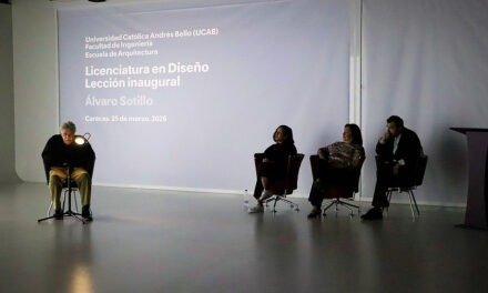 Álvaro Sotillo dictó la primera clase de la nueva licenciatura en Diseño