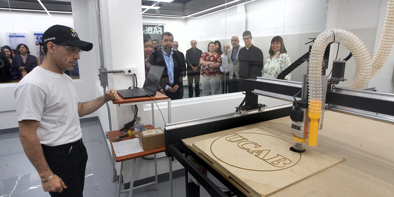 Así es el FabLab, el moderno laboratorio de fabricación que inauguró la UCAB