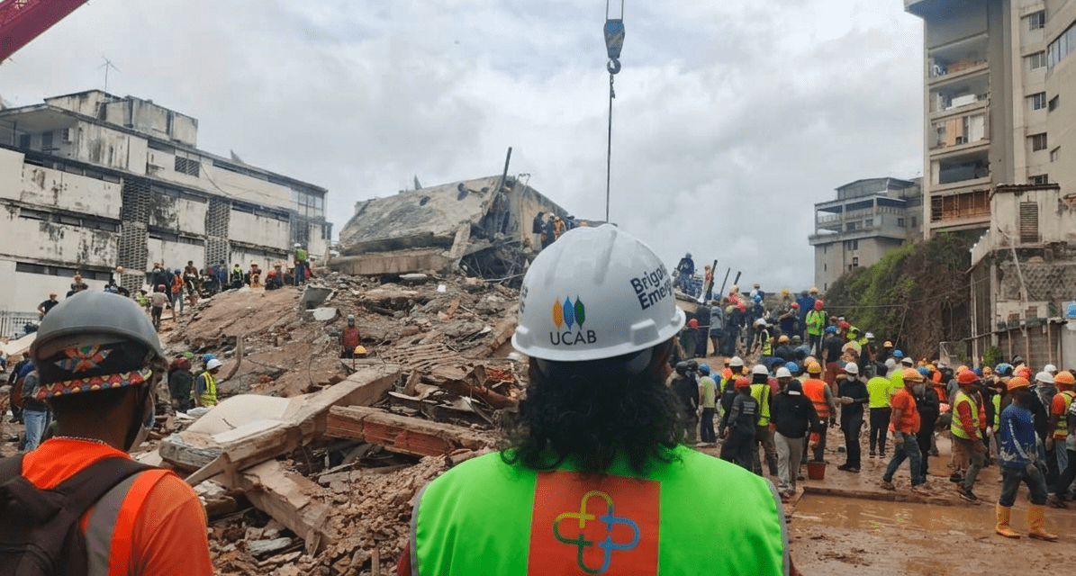 Brigadistas de la UCAB orientan a comunidades sobre actuación en emergencias