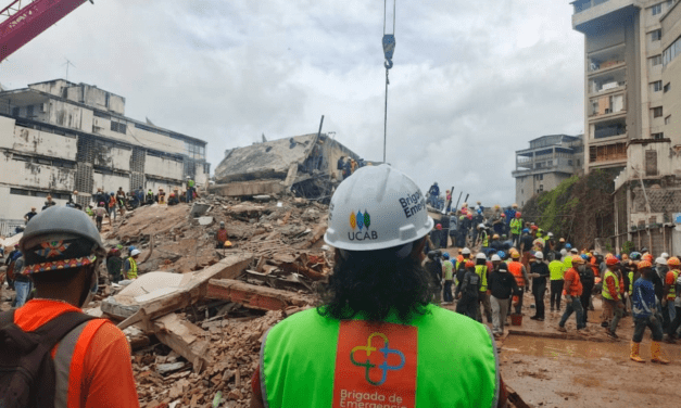 Brigadistas de la UCAB orientan a comunidades sobre actuación en emergencias